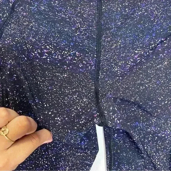 Lululemon Speed Up Crop 21"
Crystalline Multi Sz 6 - Picture 3 of 9